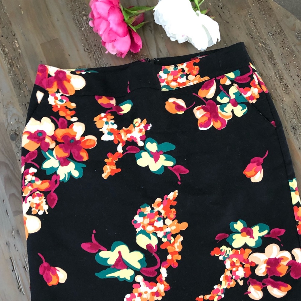 3/$25 MERONA Floral Pencil Skirt